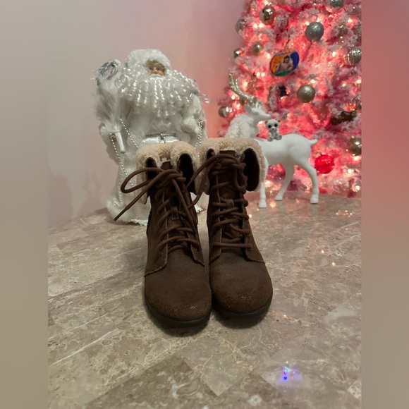 Ugg Australia Zea  leather shearling wedge lace up boots size 7, - Picture 2 of 10